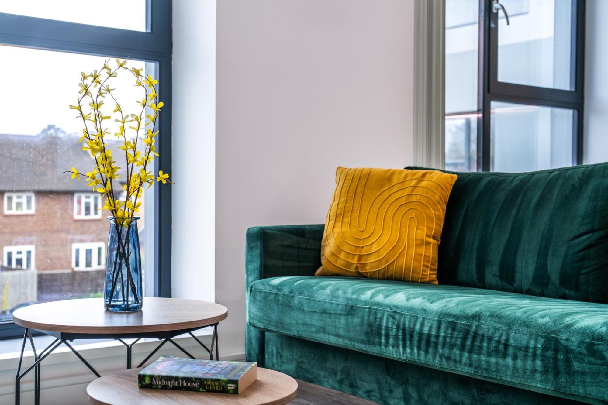 Potters Bar - Free Parking - Private Bathroom - Netflix - 4 Mins Walk To Station - 20 Mins Direct Trains To London Екстериор снимка